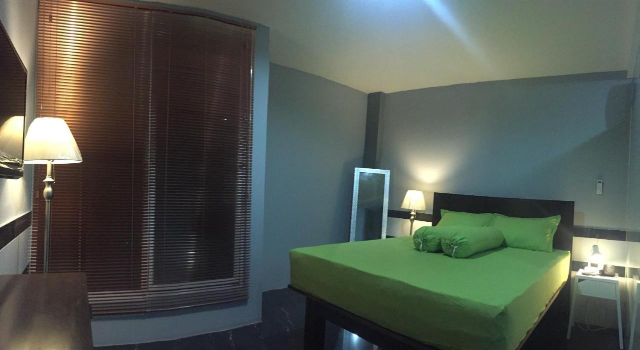 วีชา เรสซิเดนซ์ Hotel จาการ์ตา ภายนอก รูปภาพ